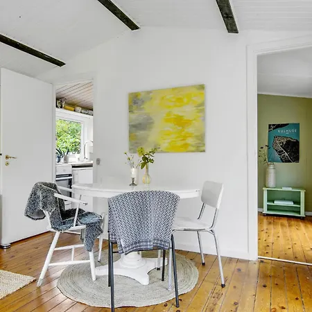 Дом отдыха Cozy In With Kitchen