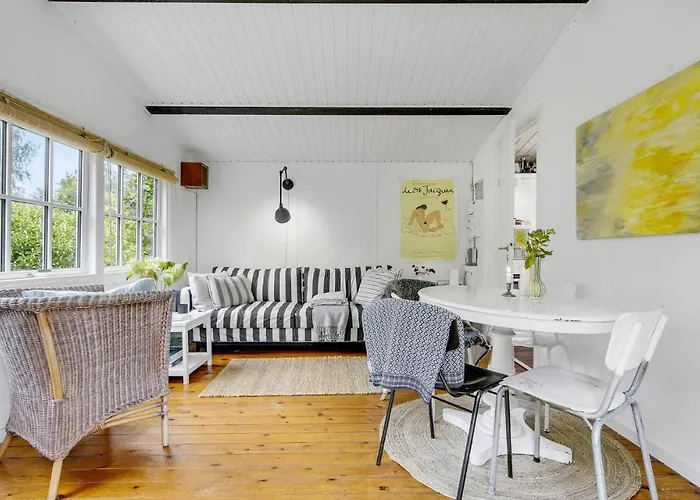 Дом отдыха Cozy In With Kitchen